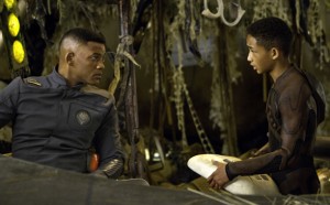 "After Earth", una aventura futurista de acción en la que también aparece Jaden, el hijo de 14 años de Smith, debutó en tercer lugar, con una recaudación decepcionante de 27,5 millones de dólares durante el fin de semana.
