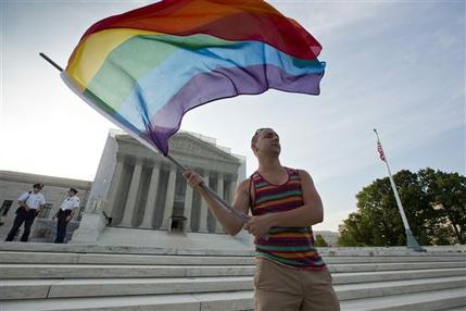 Corte Suprema otorga beneficios a matrimonios Gay Corte Suprema otorga beneficios a matrimonios Gay