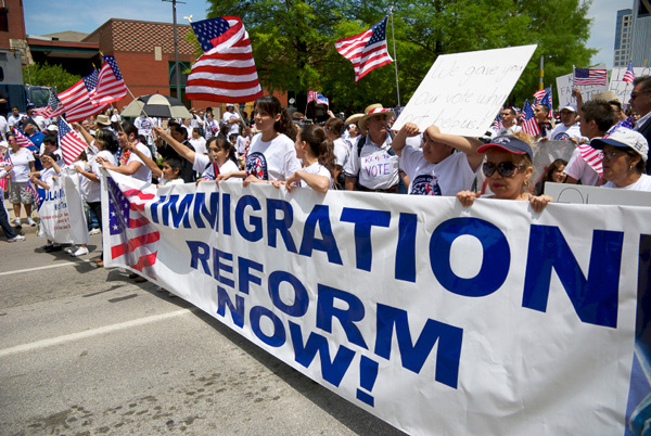 Voces anti-inmigrantes se apagan en agosto Voces anti-inmigrantes se apagan en agosto