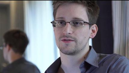 Snowden obtiene asilo de Rusia por un año Snowden obtiene asilo de Rusia por un año
