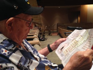 El maestro Rafael, "Chapito" Chavarría durante un ensayo con so orquesta en el MIM, con motivo de su próxima presentación el 15 de sep. Con 99 años, Chapito es una leyenda viva de la música tropical de salón, que marco varias generaciones con su orquesta, llevando a los salones de baile de la época de los 50s y 60s los principales ritmos latinos. (Foto/Maria Bonilla)