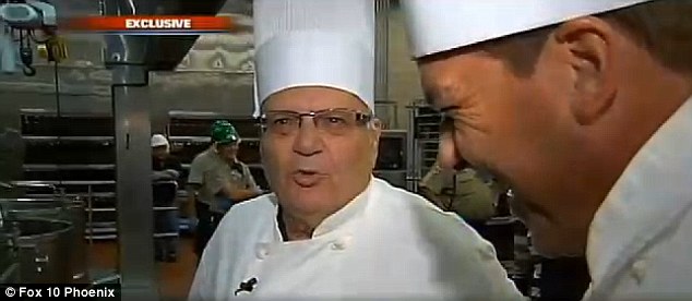 PETA elogia iniciativa de Arpaio de eliminar la carne de cárceles del Condado Maricopa PETA elogia iniciativa de Arpaio de eliminar la carne de cárceles del Condado Maricopa