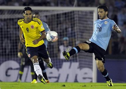 Uruguay vence a Colombia 2-0 Uruguay vence a Colombia 2-0