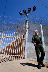 Agentes de la Patrulla Fronteriza han realizado registros ilegales y han empleado fuerza excesiva contra ciudadanos estadounidenses en la frontera entre Arizona y Texas, y en muchos casos a millas de la frontera con México, denunció ACLU.