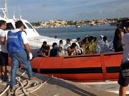 Mueres 114 migrantes en naufragio frente a Italia Mueres 114 migrantes en naufragio frente a Italia