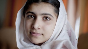 Malala se describe como musulmana creyente y miembro orgulloso del grupo étnico patán, pero recuerda cómo desde pequeña cuestionaba la actitud de su cultura hacia las mujeres.