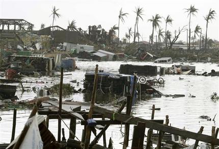 Se calculan en 10 mil los muertos por Tifón en Filipinas Se calculan en 10 mil los muertos por Tifón en Filipinas