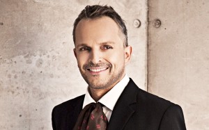 Miguel Bosé ha sido designado Persona del Año 2013 De La Academia Latina de la Grabación, Bosé recibirá el tributo durante una cena de gala y concierto de estrellas que se llevará a cabo el miércoles, 20 de noviembre del 2013 en el Mandalay Bay Convention Center de Las Vegas.