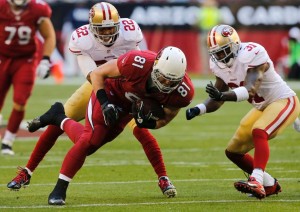 Arizona (10-6) se recuperó de un déficit de 17-0 en el primer cuarto para empatar el duelo con un pase de 34 yardas de Carson Palmer a Andre Roberts, quien anotó a 3:20 minutos del final. Foto/azcardinlas.com