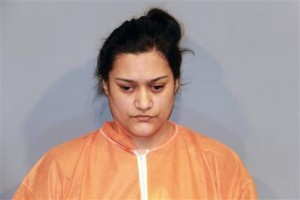 Connie Villa, de 35 años, en una fotografía sin fecha proporcionada por el Departamento de Policía de Casa Grande, Arizona. Villa fue arrestada el domingo 28 de diciembre de 2013 bajo sospecha de asesinar a una de sus hijas y envenenar a los otros 3 el día de Navidad, así como apuñalar a su ex esposo. (Foto AP/Departamento de Policía de Casa Grande)