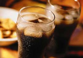 Consumidores han sido expuestos a un riesgo potencial de cáncer por tomar ciertos refrescos Consumidores han sido expuestos a un riesgo potencial de cáncer por tomar ciertos refrescos