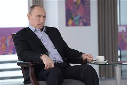 Presidente ruso Putin vincula a gays con pedofilia