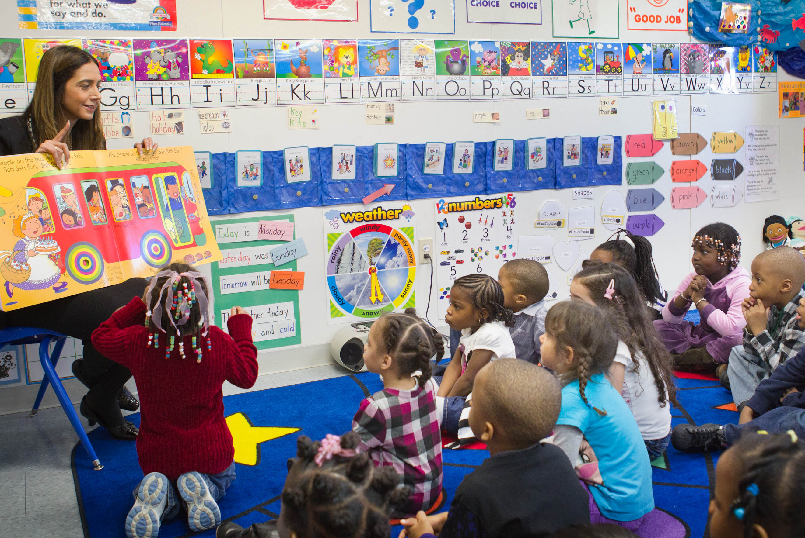 Los niños que carecen de estimulación adicional en casa son los que más se benefician de Head Start Los niños que carecen de estimulación adicional en casa son los que más se benefician de Head Start