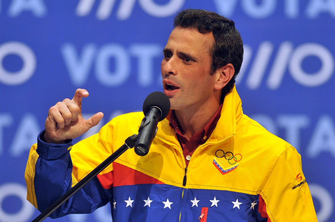 Capriles llama a conformarse “Comado de Defensa” Capriles llama a conformarse “Comado de Defensa”