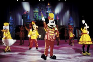 Disney On Ice celebrates 100 Years of Magic es un espectáculo visualmente y que llega con todo su esplendor al US Airways Center de Phoenix del jueves, 10 al domingo, 13 de abril, ofreciendo una función en español el domingo, 13 a las 4:00 p.m.