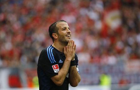 Lesión en la pantorrilla deja fuera de la Copa a holandés Van der Vaart Lesión en la pantorrilla deja fuera de la Copa a holandés Van der Vaart