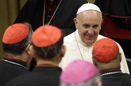 Documento del Vaticano desafía a la Iglesia a cambiar su actitud hacia los gays