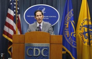 "En este momento hemos identificado, en conjunto con nuestros compañeros en Texas, nueve individuos que estuvieron definitivamente en contacto con el paciente y eso incluye a miembros de la familia y personal médico", dijo hoy en una rueda de prensa ofrecida en Atlanta el director de los Centros de Control de Enfermedades (CDC) de Estados Unidos, Thomas Frieden.