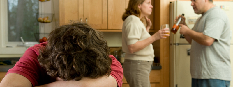 Los conflictos familiares afectan a los adolescentes en la escuela y viceversa Los conflictos familiares afectan a los adolescentes en la escuela y viceversa