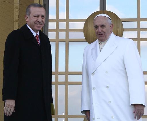 El Papa pide “diálogo interreligioso” y Erdogan denuncia la “islamofobia” El Papa pide “diálogo interreligioso” y Erdogan denuncia la “islamofobia”
