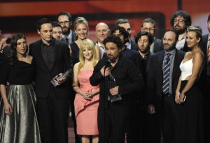"The Big Bang Theory" fue escogida como el programa de televisión favorito y Viola Davis ganó el premio a actriz de televisión favorita por la serie "How to Get Away With Murder".
