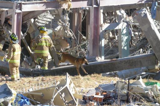 Explosión de gas destruye parte de hospital en México, al menos siete muertos Explosión de gas destruye parte de hospital en México, al menos siete muertos