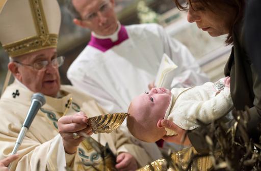 ¿Qué aconseja el Papa Francisco a padres y padrinos de recién bautizados? ¿Qué aconseja el Papa Francisco a padres y padrinos de recién bautizados?