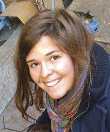 Recuerdan a Kayla Mueller, en Prescott Arizona, quien murió en Oriente Medio mientras se encontraba como rehén de EI Recuerdan a Kayla Mueller, en Prescott Arizona, quien murió en Oriente Medio mientras se encontraba como rehén de EI