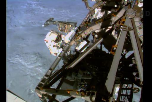 Astronautas estadounidenses completan tercera salida orbital Astronautas estadounidenses completan tercera salida orbital