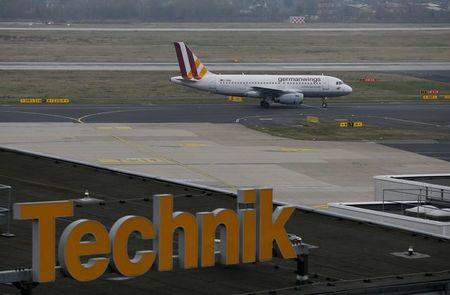 “Avión de Germanwings fue estrellado deliberadamente”, autoridades y familiares de los ocupantes del vuelo conmocionados ante este nuevo hecho “Avión de Germanwings fue estrellado deliberadamente”, autoridades y familiares de los ocupantes del vuelo conmocionados ante este nuevo hecho