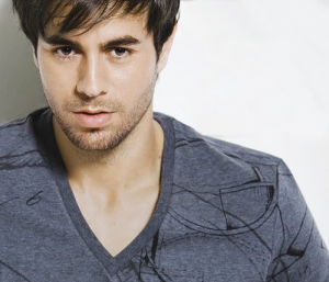"Me siento humildemente orgulloso por la oportunidad de darle a un meritorio estudiante la posibilidad de alcanzar su potencial musical", señaló en declaraciones recogidas en el comunicado Enrique Iglesias, quien calificó de "estimulante" su alianza con la Fundación Cultural Latin Grammy en esta iniciativa que busca "apoyar a la próxima generación de músicos latinos".