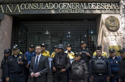Padres de estudiantes desaparecidos llevan sus demandas a embajadas en México Padres de estudiantes desaparecidos llevan sus demandas a embajadas en México