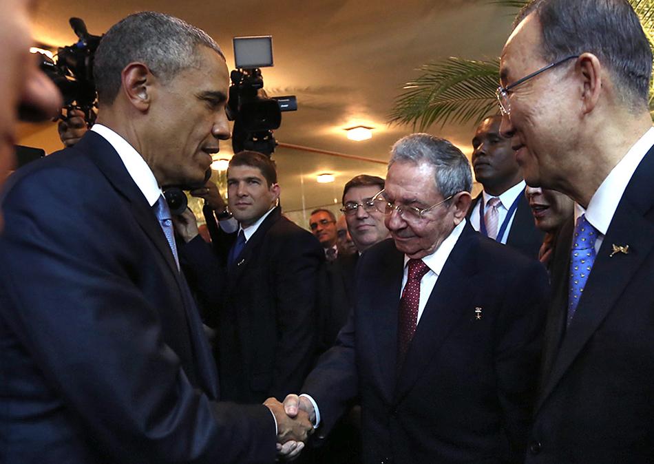 ESPECIAL VII Cumbre de las Americas: El Historico apretón de manos de Obama y Raul Castro ESPECIAL VII Cumbre de las Americas: El Historico apretón de manos de Obama y Raul Castro