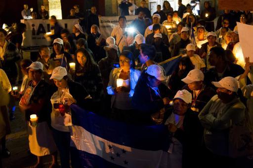 La caravana de emigrantes llega a la Basílica de Guadalupe de México DF La caravana de emigrantes llega a la Basílica de Guadalupe de México DF