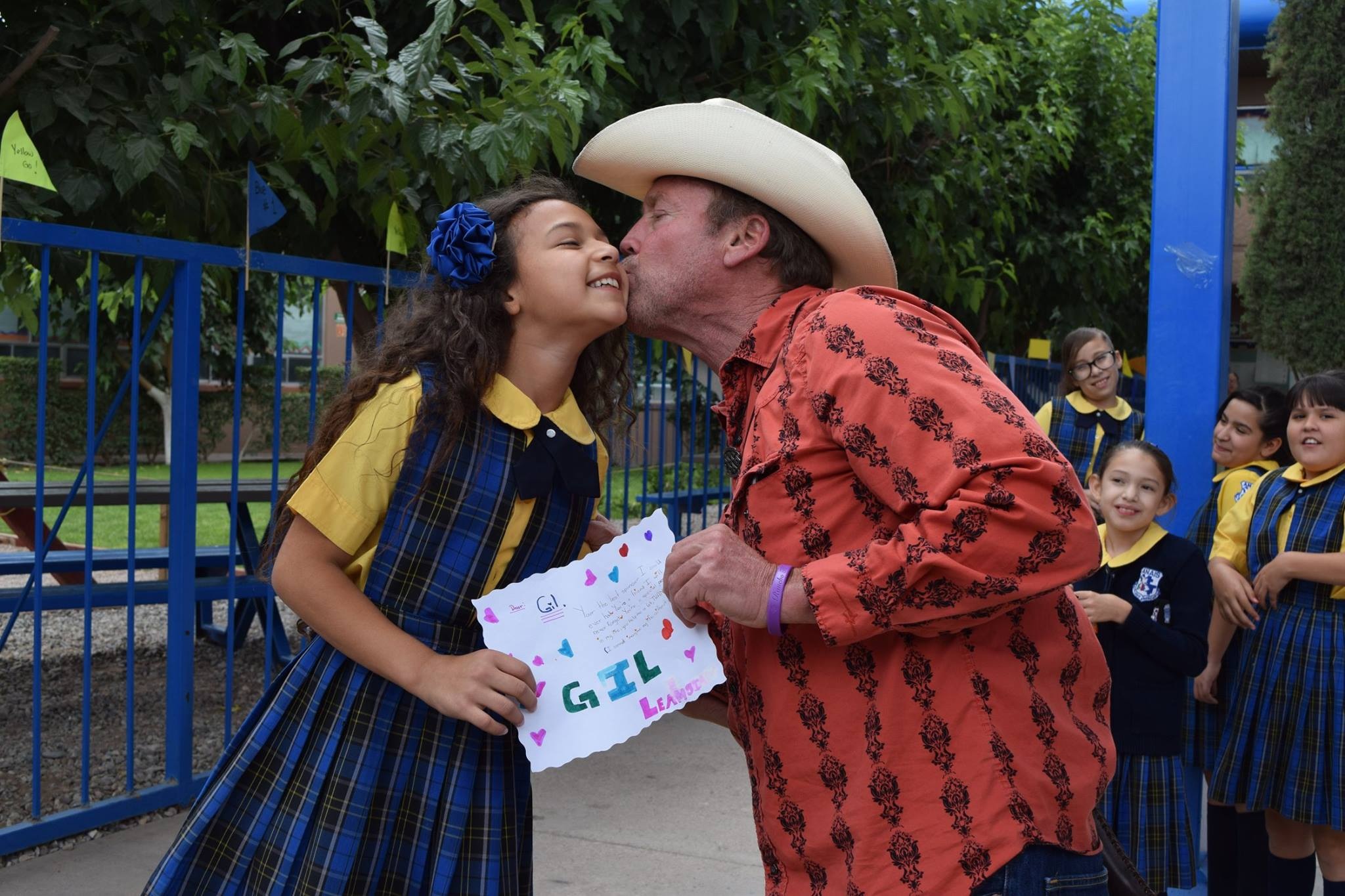 Rancho feliz, un proyecto que esta cambiando la historia y la vida de niños y familias en la frontera Arizona-Sonora Rancho feliz, un proyecto que esta cambiando la historia y la vida de niños y familias en la frontera Arizona-Sonora