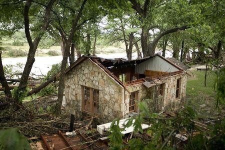Tormentas en Texas y Oklahoma dejan 2 muertos, obligan a realizar evacuaciones Tormentas en Texas y Oklahoma dejan 2 muertos, obligan a realizar evacuaciones