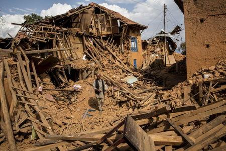 Autoridades nepalíes aún intentan localizar a miles de desaparecidos tras devastador sismo Autoridades nepalíes aún intentan localizar a miles de desaparecidos tras devastador sismo
