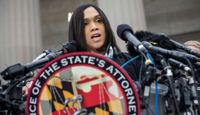 Seis policías de Baltimore acusados por muerte de Freddie Gray Seis policías de Baltimore acusados por muerte de Freddie Gray