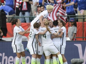 Los goles del triunfo de Estados Unidos llegaron en la segunda parte y fueron conseguidos por la delantera Alex Morgan, de 25 años, al minuto 53, y a los 66, de penalti, Carli Lloyd puso el 2-0, que luego sería el resultado definitivo.