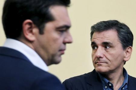 Grecia acude a sus acreedores con nueva propuesta mientras bancos se quedan sin liquidez Grecia acude a sus acreedores con nueva propuesta mientras bancos se quedan sin liquidez