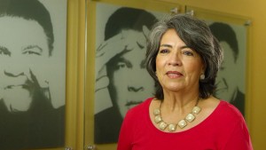 “En el Centro de Parkinson Muhammad Ali, usted aprende que hay mucho más que puede hacer para mantener una buena calidad de vida, –dijo Ida Stanford, una de las pacientes que aparece en el video y sirve como tributo a Muhammad Ali e ilustra algunos de los servicios de primera categoría del centro–. Tienes que aprender a vivir lo mejor posible. No me puedo imaginar tener la enfermedad de Parkinson sin un centro como este.”