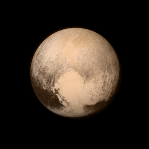 Esta asombrosa imagen del también llamado "Planeta Enano", fue capturada desde la sonda New Horizons el 13 de julio, a unas 16 horas del punto más cercano que tuvo la sonda, a unos 766 mil Kilómetros de la superficie de Plutón. This stunning image of the dwarf planet was captured from New Horizons at about on July 13, about 16 hours before the moment of closest approach. The spacecraft was 766,000 kilometers from the surface. / Photo:NASA / JHUAPL / SwRI