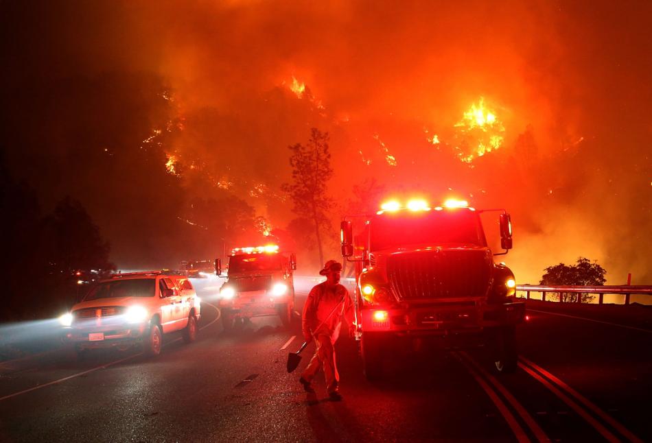 Descenso de temperaturas ayuda a combatir incendios en California Descenso de temperaturas ayuda a combatir incendios en California