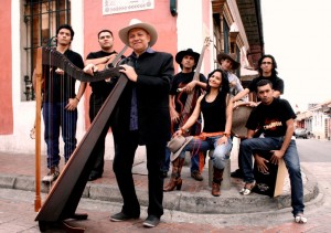 Una noche llanera a ritmo de Joropo sera la que se vivirá este jueves 1 de octubre en el Museo del Instrumento en Phoenix (Musical Instrument Museum), cuando el arpa, el cuatro, las maracas y la bandola llanera, complementados con el contrabajo y las voces de los integrantes de Cimarrón, deleiten al público del Valle del Sol