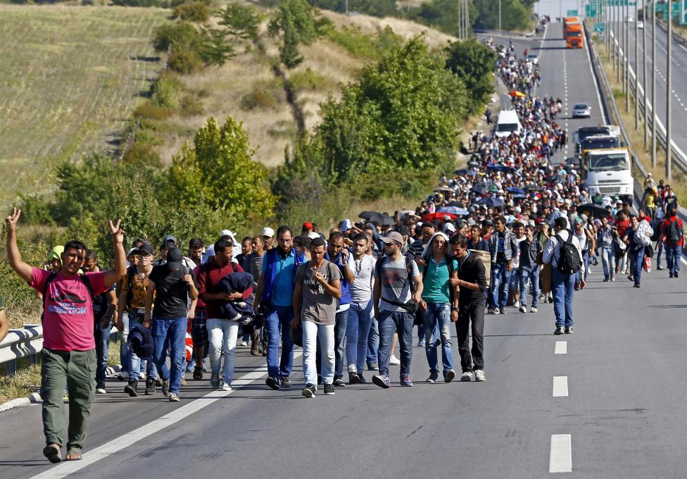 Migrantes iraquíes y sirios escapan del Estado Islámico Migrantes iraquíes y sirios escapan del Estado Islámico