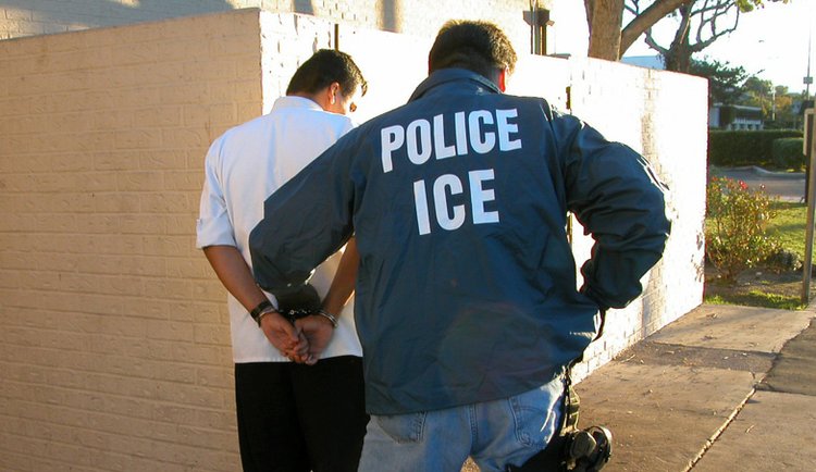 “Deportaciones Masivas de Familias Centroamericanas planeadas por Obama han comenzado” “Deportaciones Masivas de Familias Centroamericanas planeadas por Obama han comenzado”