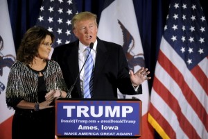 Trump dijo estar "orgulloso" del respaldo de Palin, a la que describió como una "amiga" y una auténtica"conservadora" REUTERS/Mark Kauzlarich