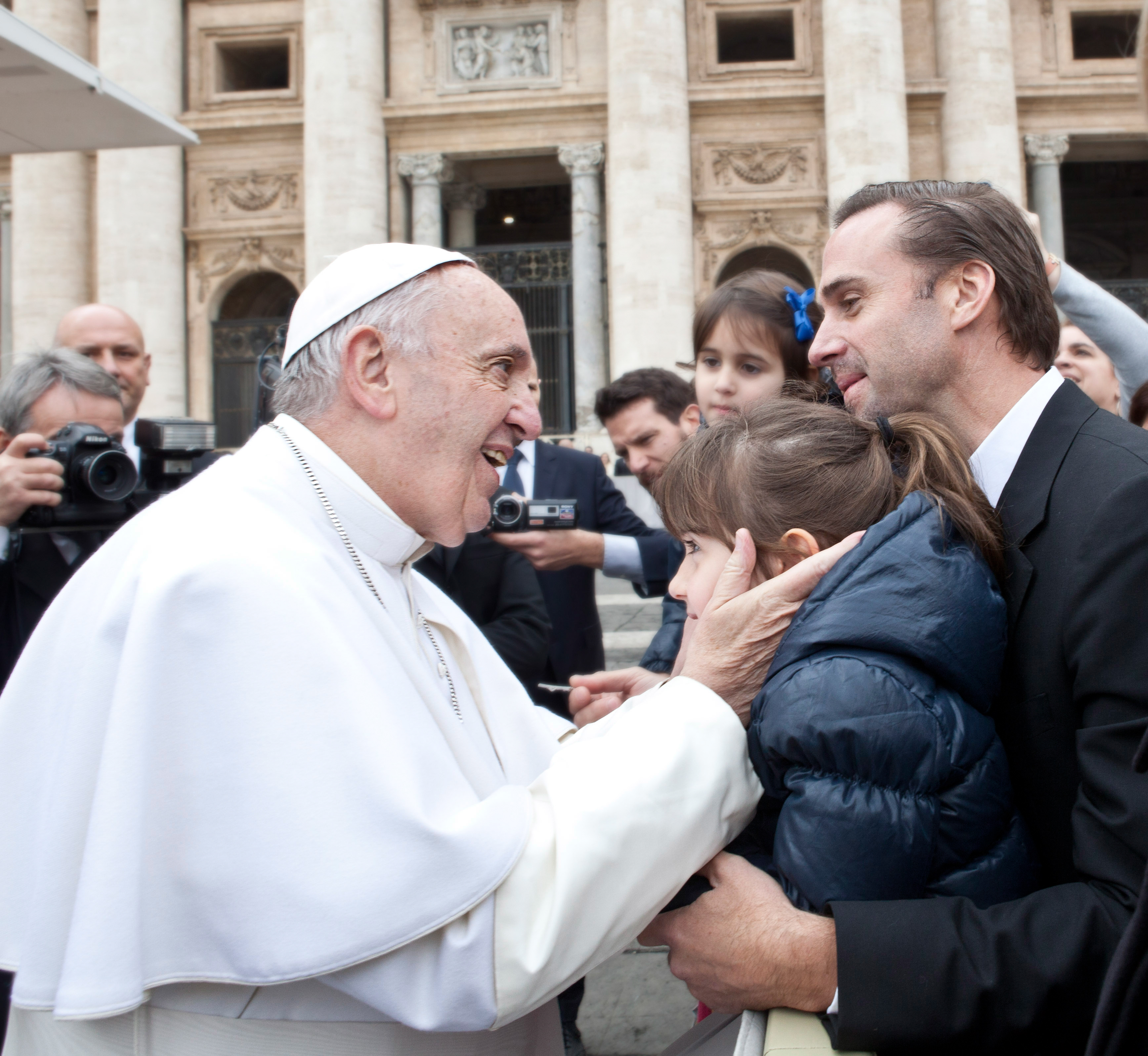 Joseph Fieness, protagonista de la cinta “La Resurrección de Cristo” (Risen),  se reune con el Papa Francisco