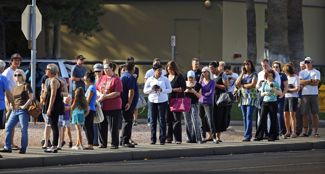 Irregularidades en las elecciones primarias de Arizona, los votantes piden justicia Irregularidades en las elecciones primarias de Arizona, los votantes piden justicia