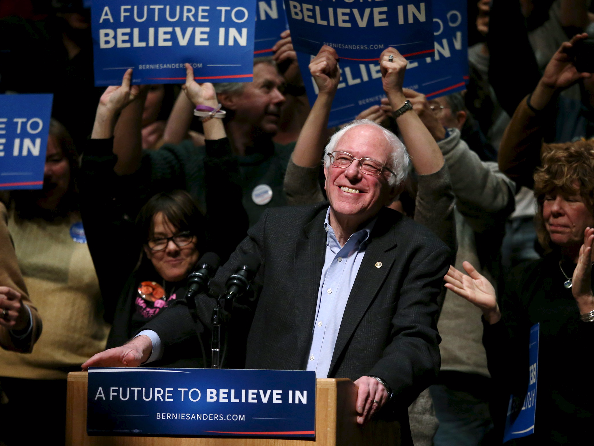 Bernie Sanders presenta un futuro en el cual creer Bernie Sanders presenta un futuro en el cual creer